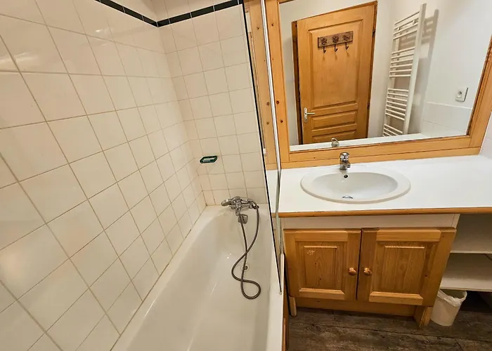 Апартаменты Confort 5 Pers. Les Menuires Avec Balcon, Casiers A Skis, 2 - Fr-1-452-248